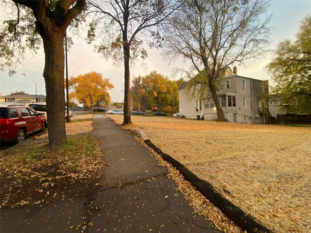 Photo of 594 Brunson Street, Saint Paul, MN 55130 (MLS # 7073276)