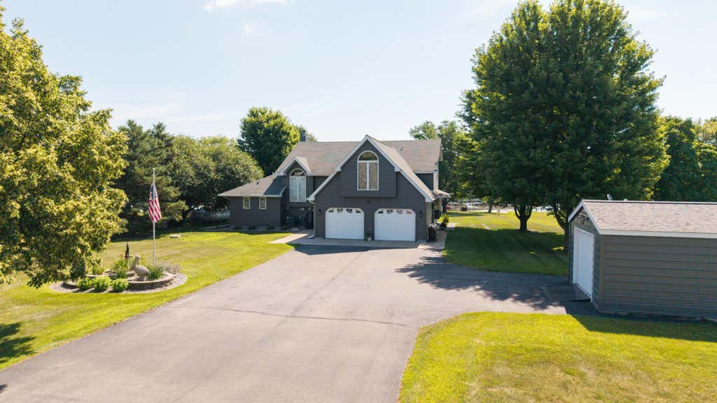 Photo of 12 Lake Shetek Drive, Slayton, MN 56172 (MLS # 7116790)