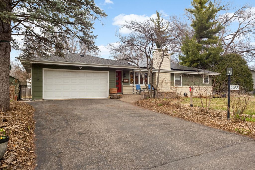 Photo of 2955 Regent Avenue N, Golden Valley, MN 55422 (MLS # 7049459)