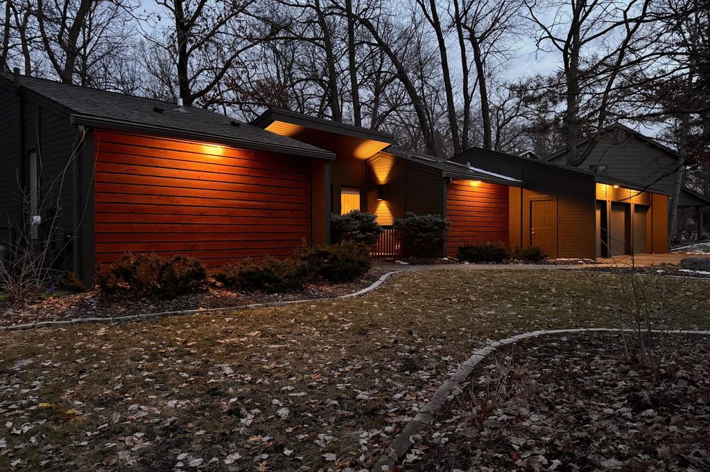 Photo of 9275 Talus Circle, Eden Prairie, MN 55347 (MLS # 7020314)