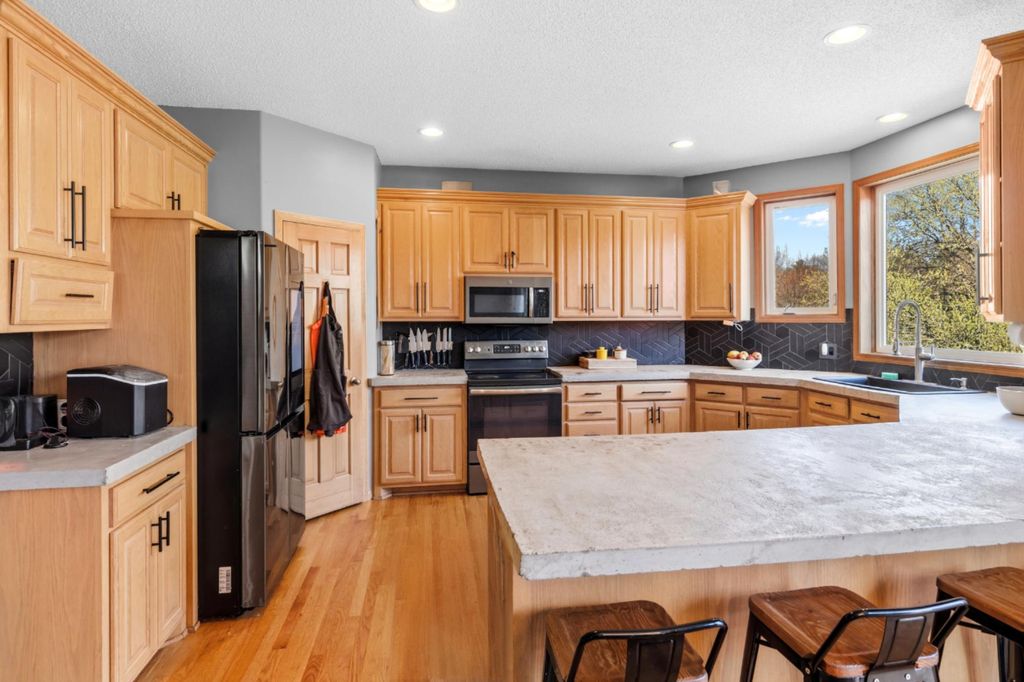 Photo of 4695 138th Street W, Apple Valley, MN 55124 (MLS # 7076644)