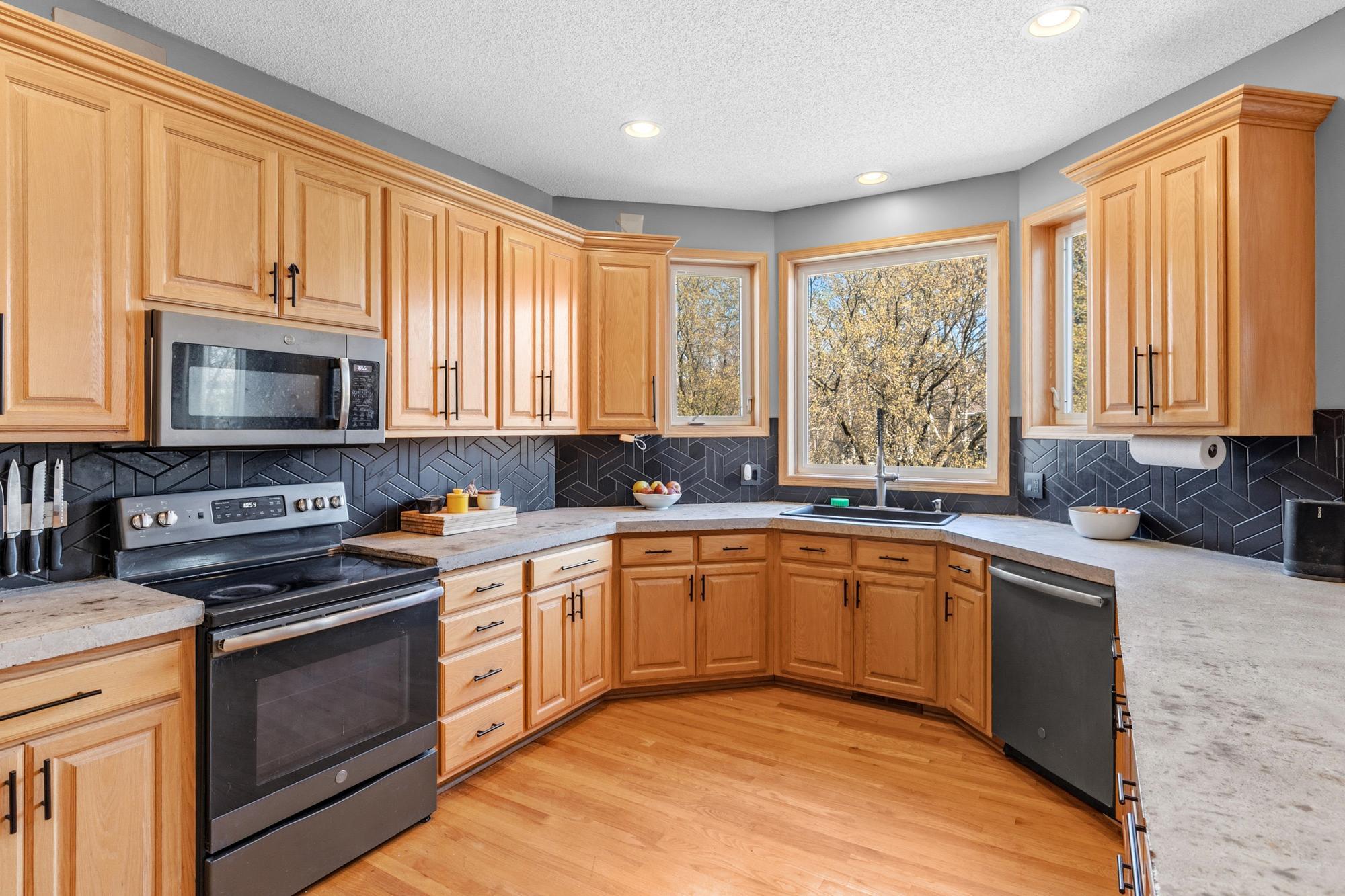 4695 138th Street W
