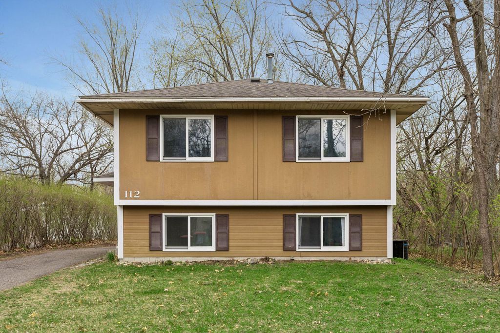 Photo of 112 Mcgregor Avenue N, Mahtomedi, MN 55115 (MLS # 7058296)
