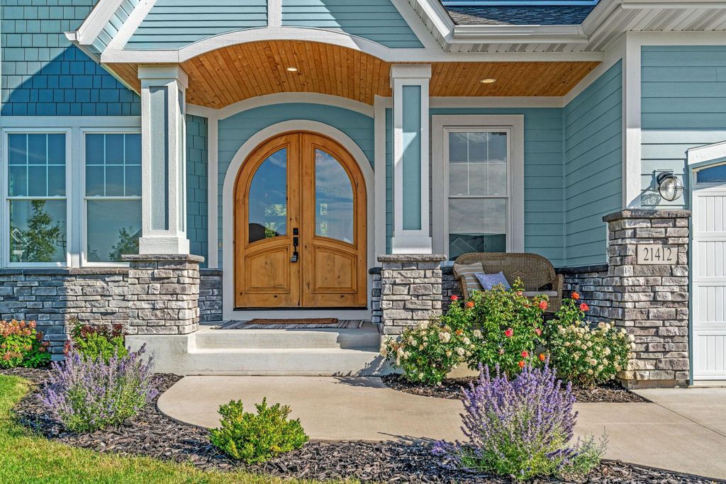 Photo of 21412 Poate Court, Rogers, MN 55374 (MLS # 7031275)