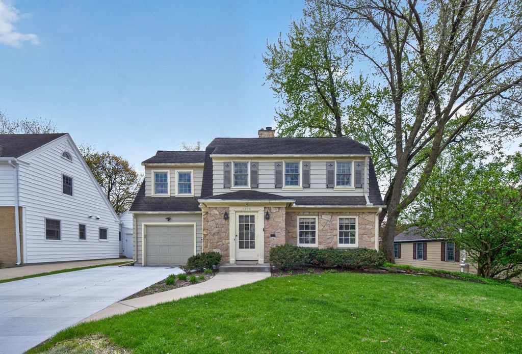 Photo of 1214 7th Street SW, Rochester, MN 55902 (MLS # 7075538)