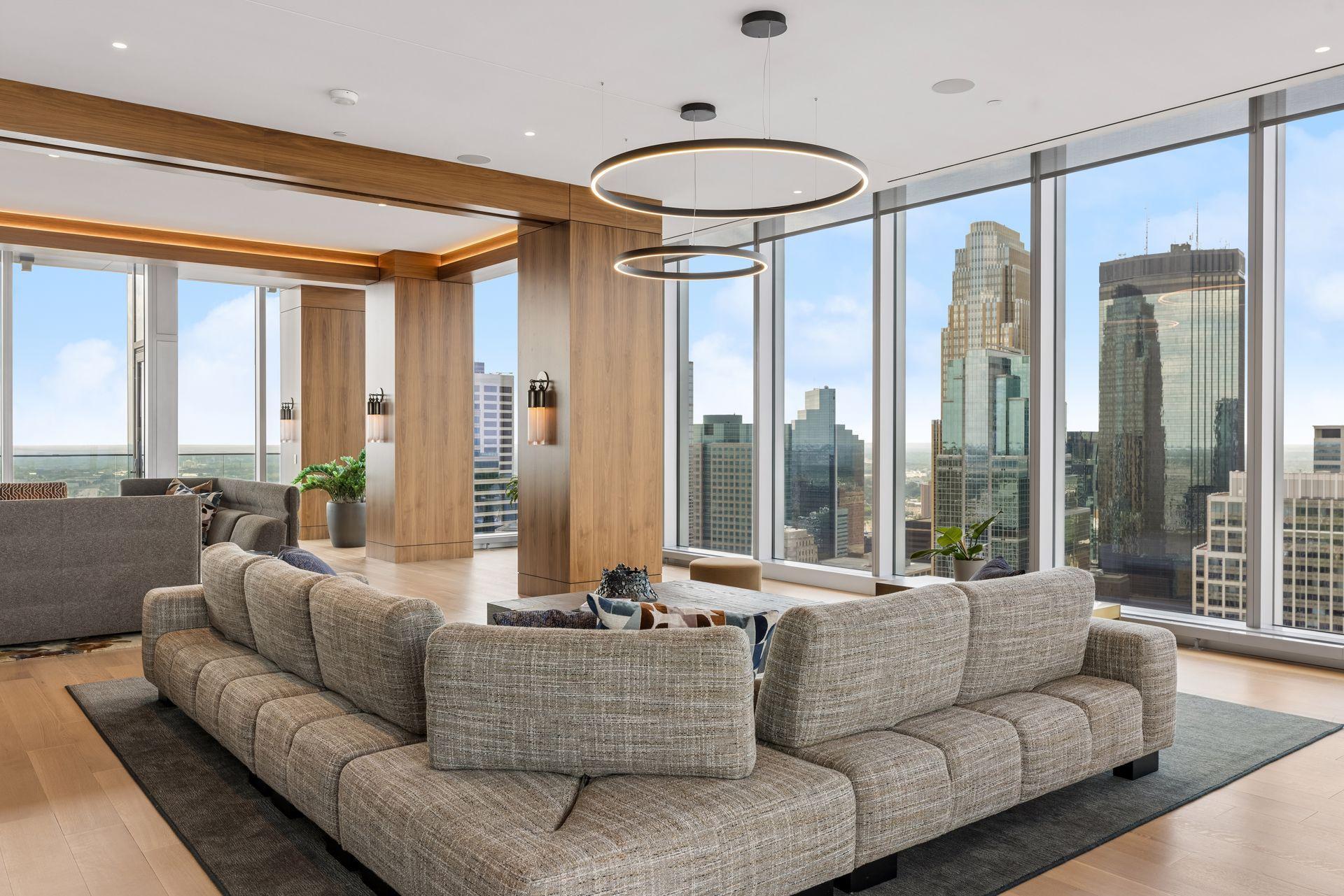 255 Hennepin Avenue 3505