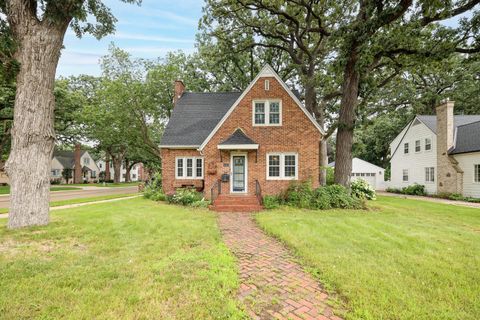 Photo of 1010 8th Avenue NW, Austin, MN 55912 (MLS # 6754777)