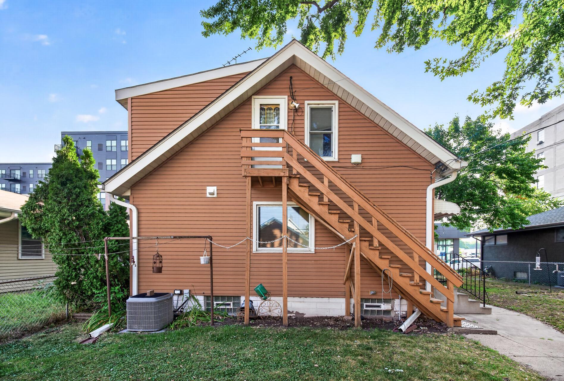 2306 California Street NE
