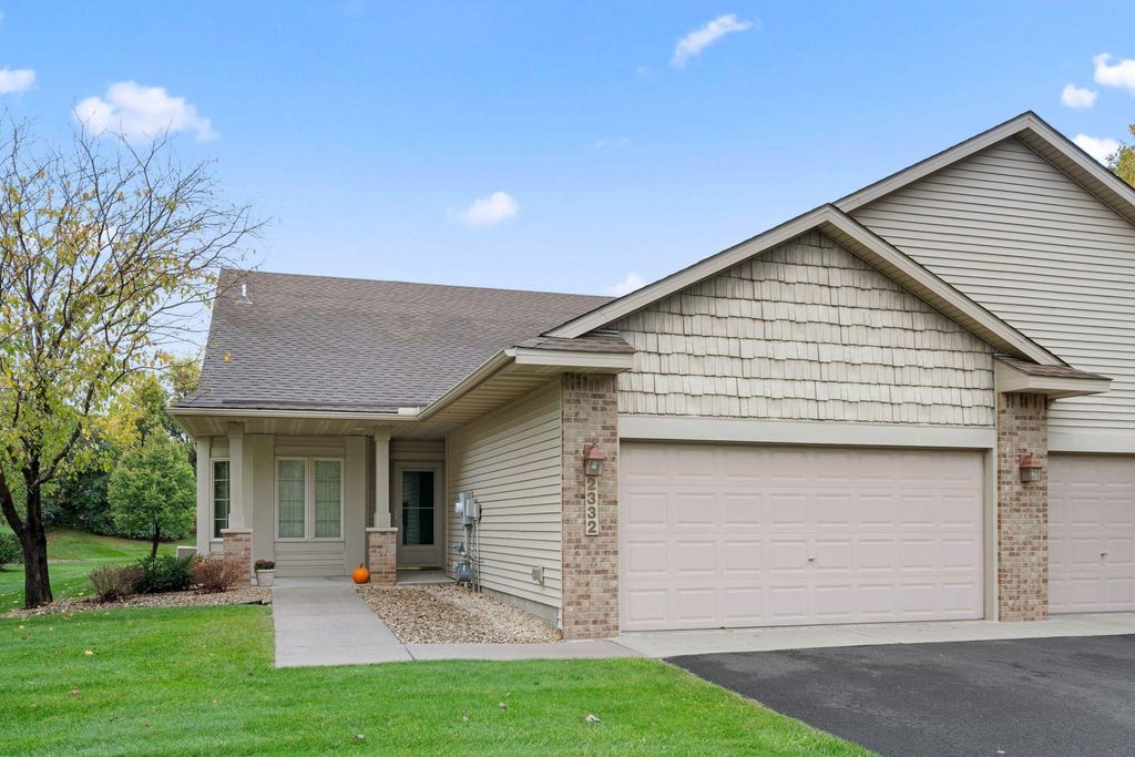 Photo of 2332 Gresham Avenue N, Oakdale, MN 55128 (MLS # 6806290)