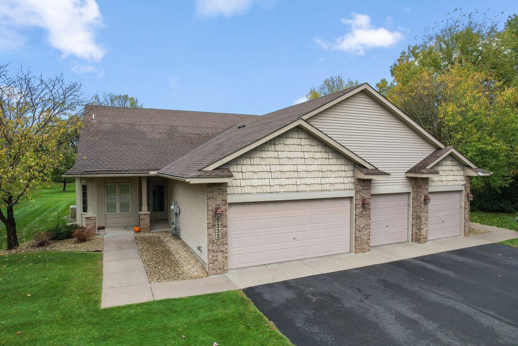 Photo of 2332 Gresham Avenue N, Oakdale, MN 55128 (MLS # 6806290)