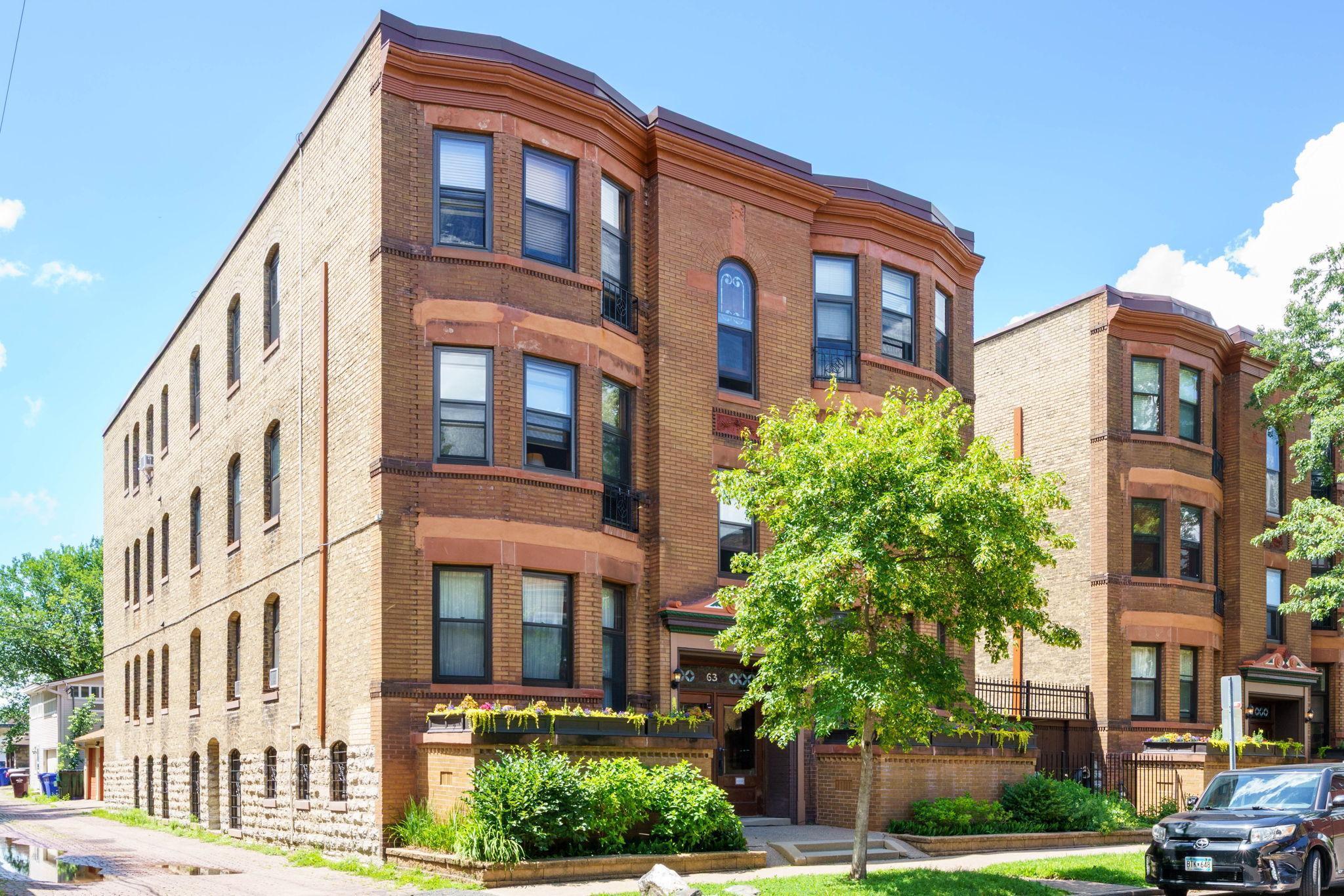 63 Avon Street S 36