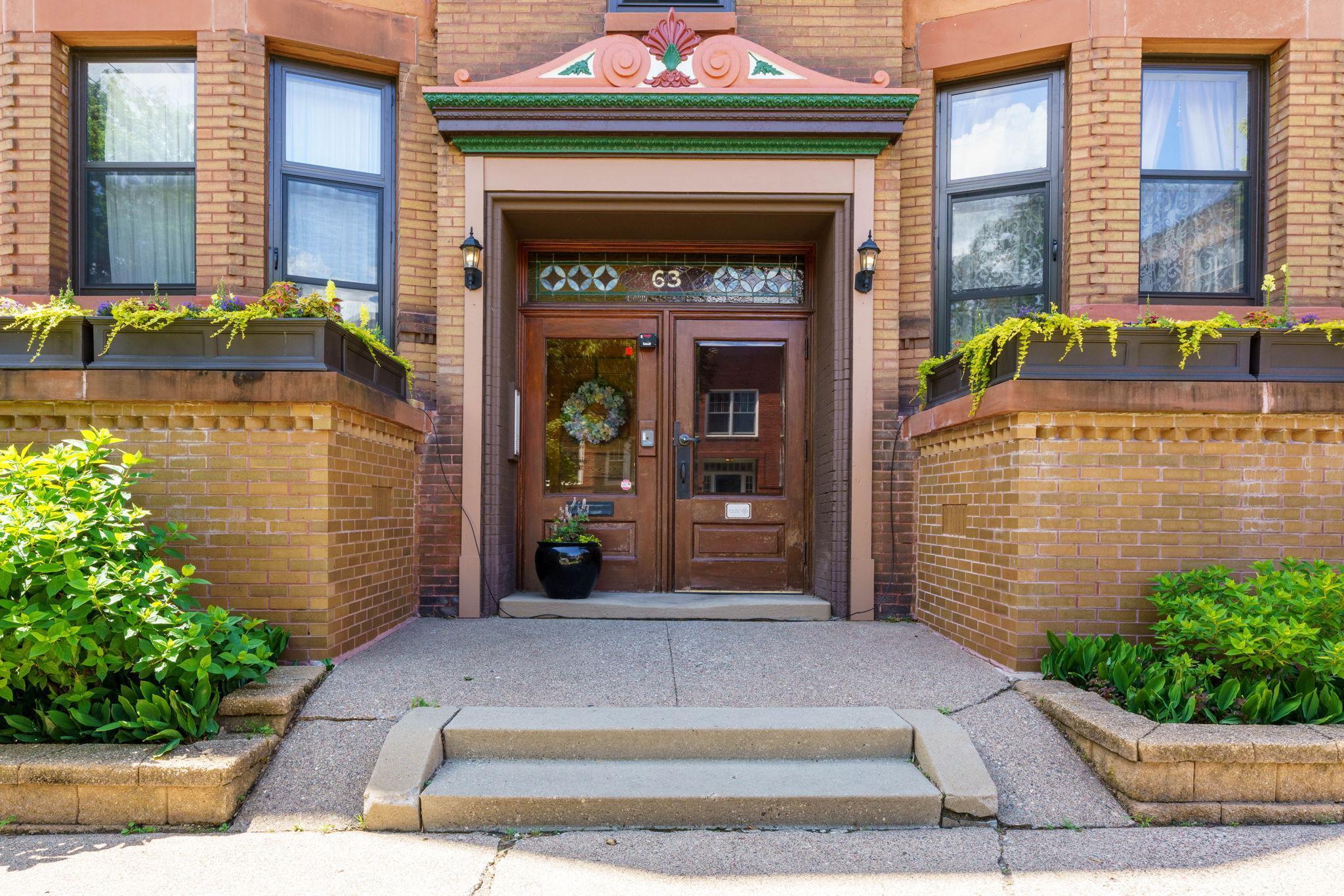 63 Avon Street S 36
