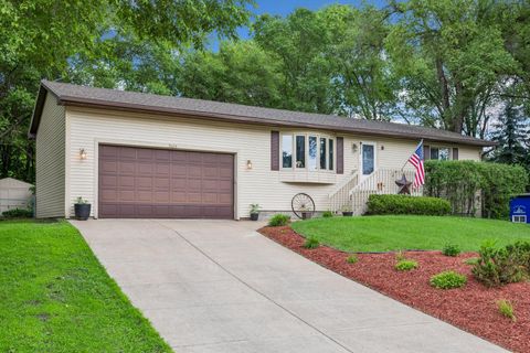 Photo of 5426 Prospect Avenue, White Bear Twp, MN 55110 (MLS # 7098851)