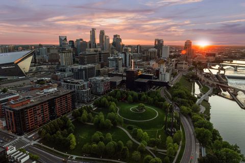 1111 W River Parkway 26A Minneapolis MN 55415