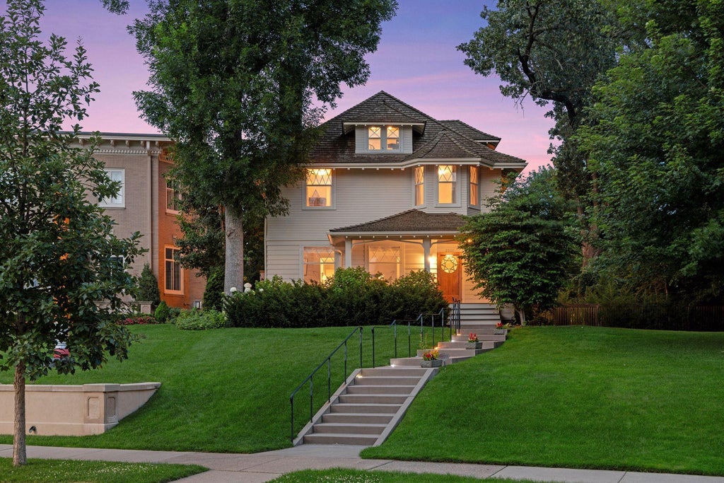 Photo of 2225 E Lake Of The Isles Parkway, Minneapolis, MN 55405 (MLS # 7136830)
