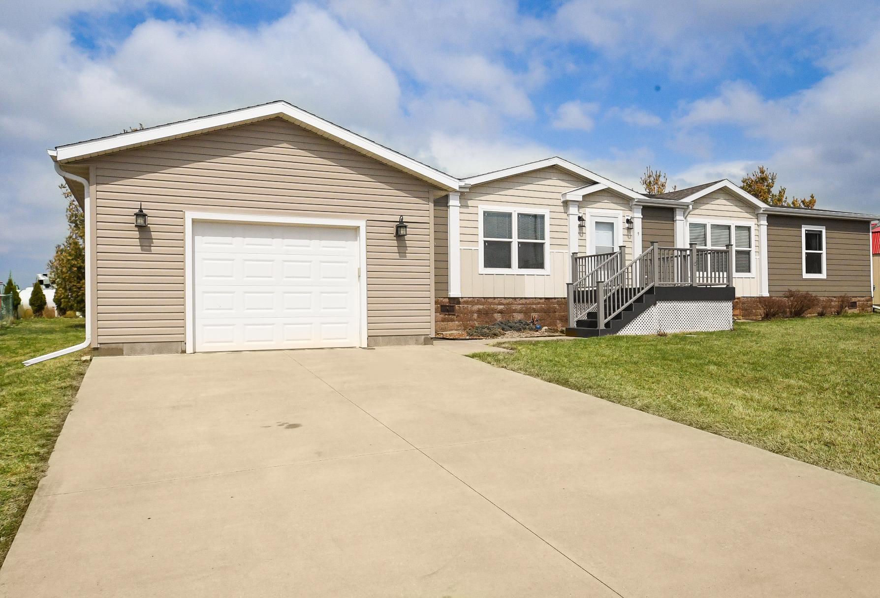 9 S Fork Drive SE