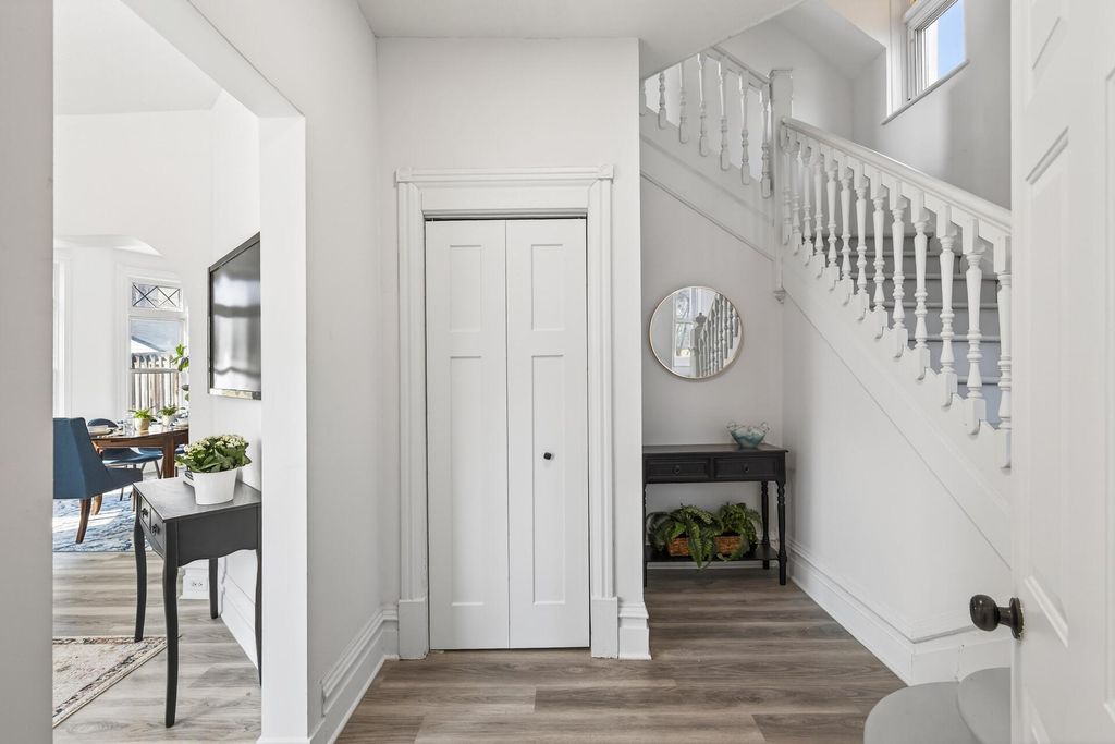 Photo of 1181 Raymond Avenue, Saint Paul, MN 55108 (MLS # 7014405)