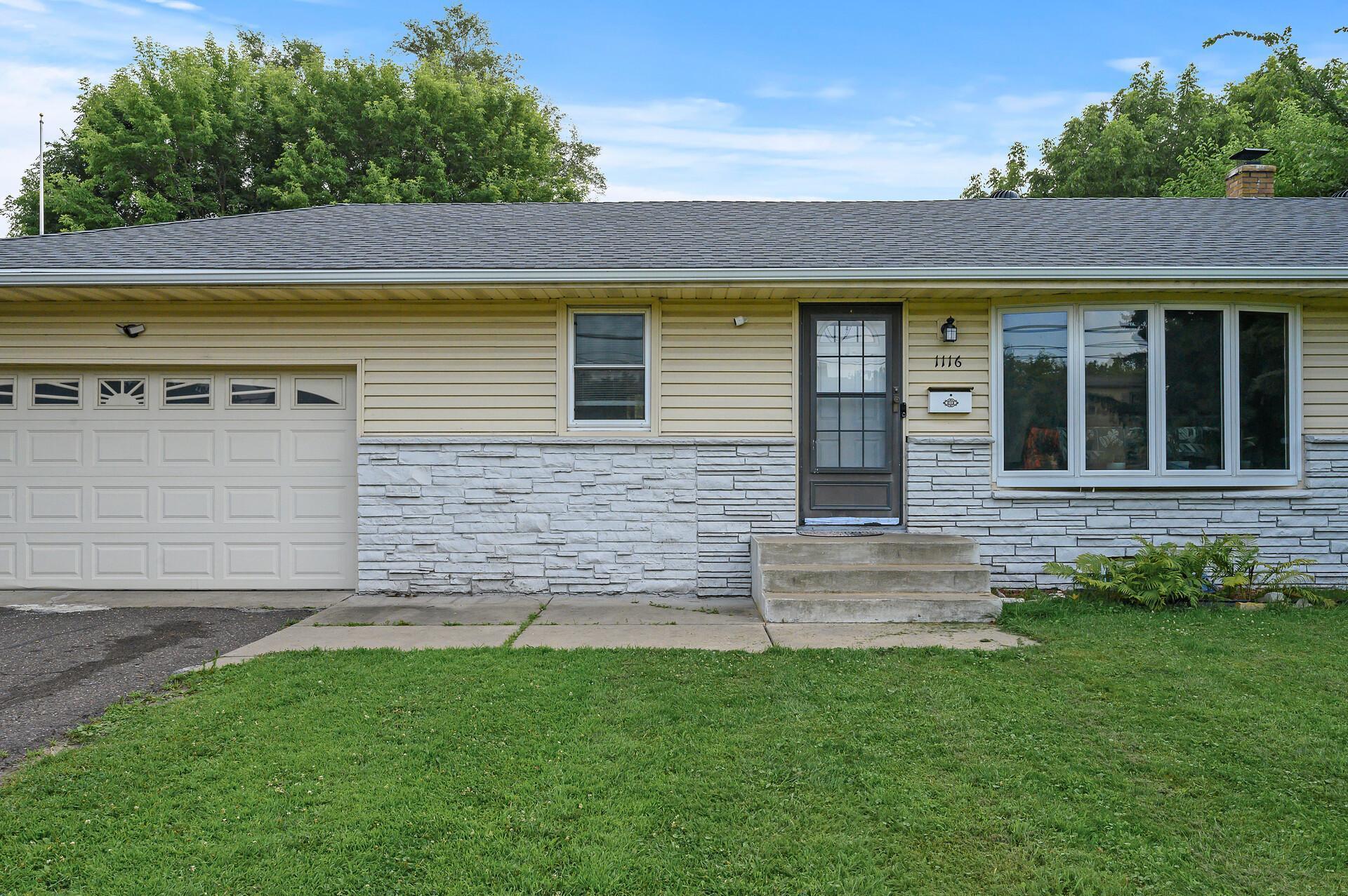 1116 Roselawn Avenue W