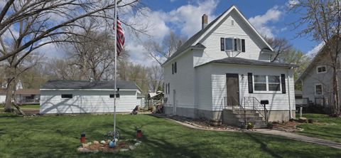 Photo of 221 W Flynn Street, Redwood Falls, MN 56283 (MLS # 7056747)