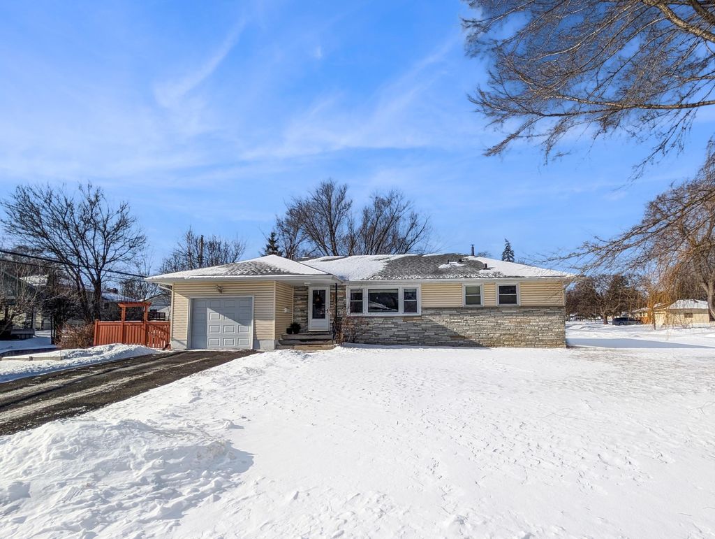 Photo of 3611 Hampshire Avenue N, Crystal, MN 55427 (MLS # 7011765)