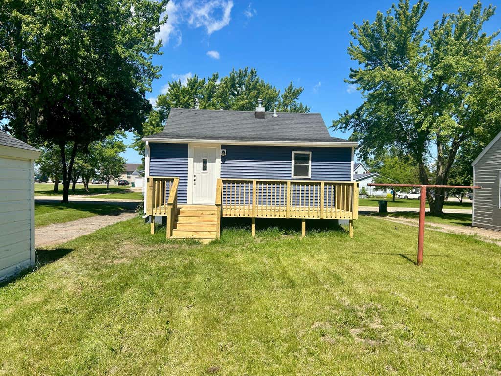 Photo of 314 3rd Street NW, Wadena, MN 56482 (MLS # 6552345)
