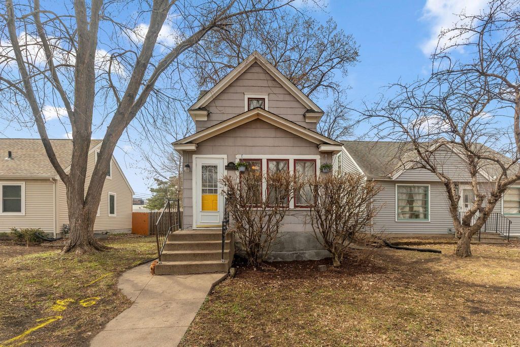 Photo of 831 19th Avenue SE, Minneapolis, MN 55414 (MLS # 7050777)