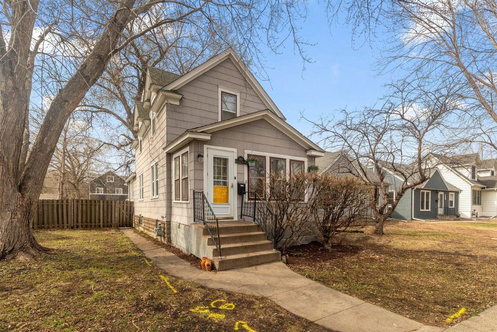 Photo of 831 19th Avenue SE, Minneapolis, MN 55414 (MLS # 7050777)