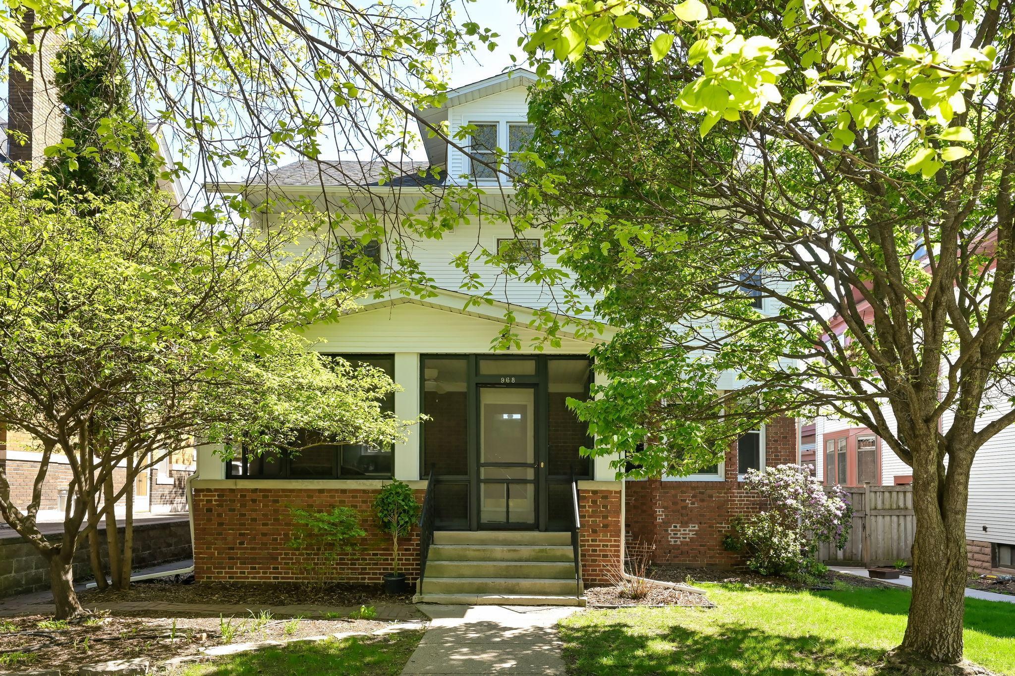 968 Lincoln Avenue