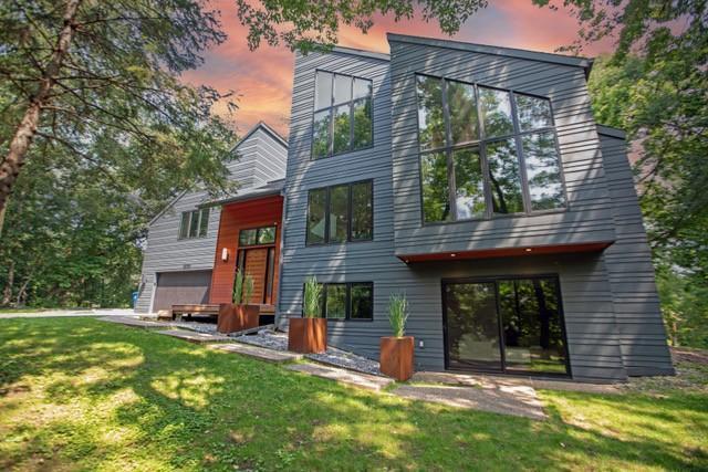 15010 Woods Edge