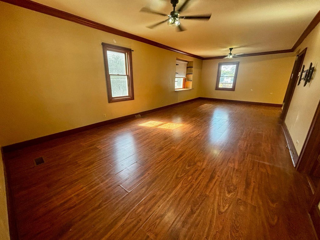Photo of 708 S Hiawatha Avenue, Pipestone, MN 56164 (MLS # 7145165)