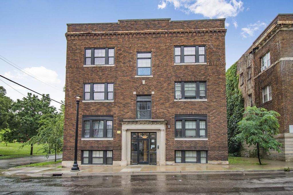 Photo of 1901 Stevens Avenue #206, Minneapolis, MN 55403 (MLS # 6746345)