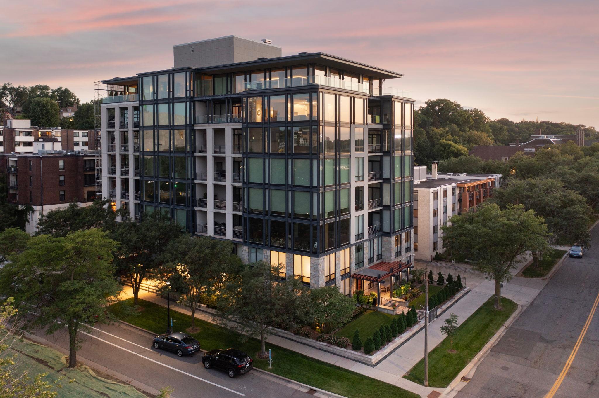 301 Kenwood Parkway 801