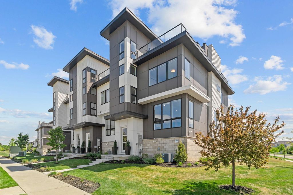 Photo of 16162 Eagleview Drive, Lakeville, MN 55044 (MLS # 7080745)