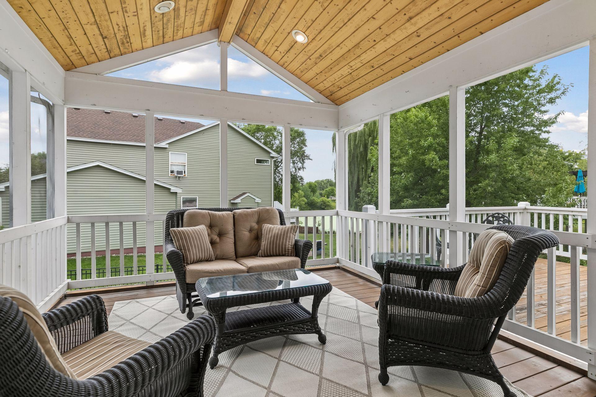 957 Lake Ridge Bay