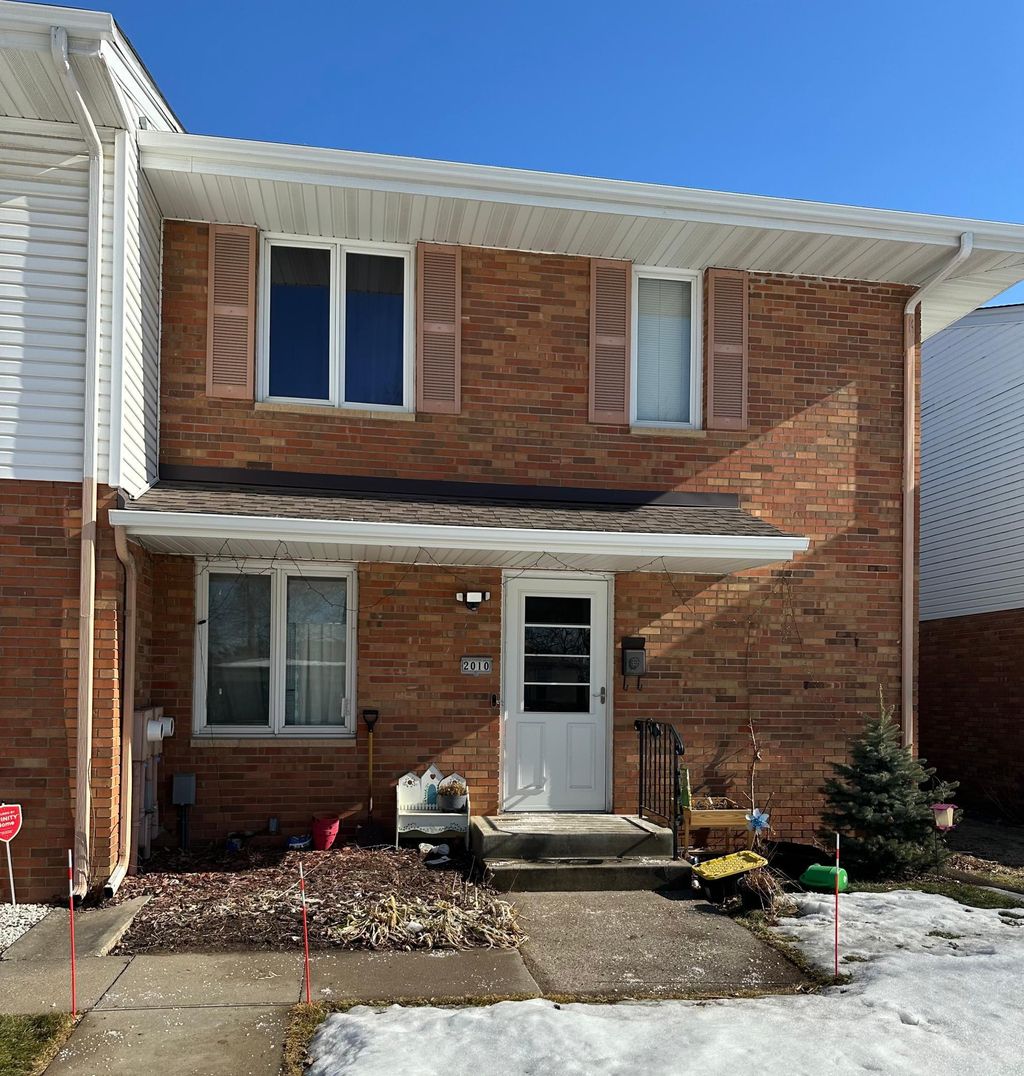 Photo of 2010 Arkwright Street, Maplewood, MN 55117 (MLS # 7037831)