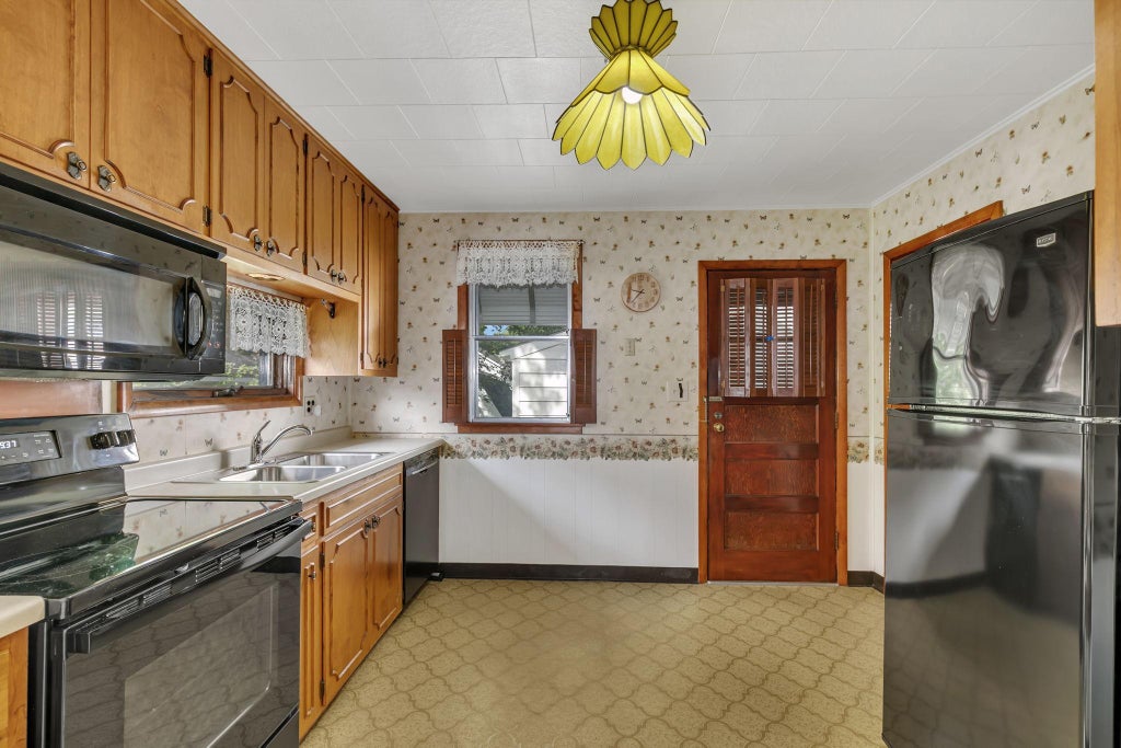 Photo of 913 12th Avenue S, Saint Cloud, MN 56301 (MLS # 7099162)