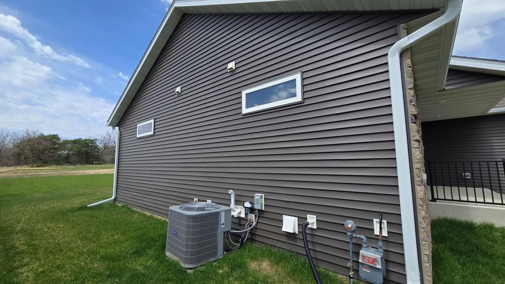 Photo of 1309 18th Street NE, Austin, MN 55912 (MLS # 7060947)