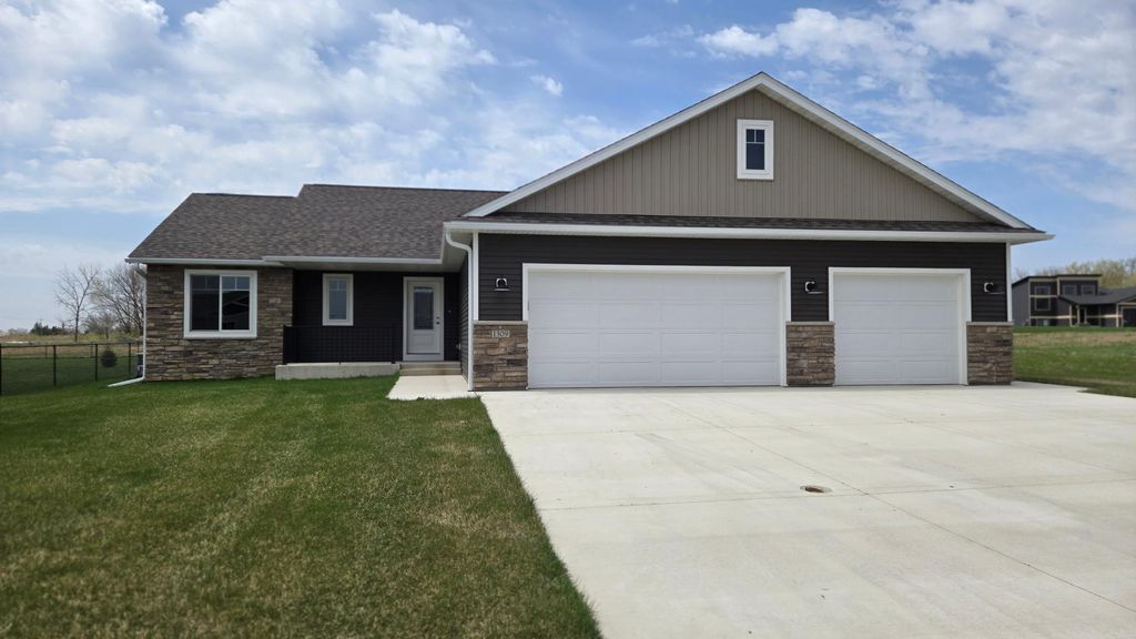 Photo of 1309 18th Street NE, Austin, MN 55912 (MLS # 7060947)