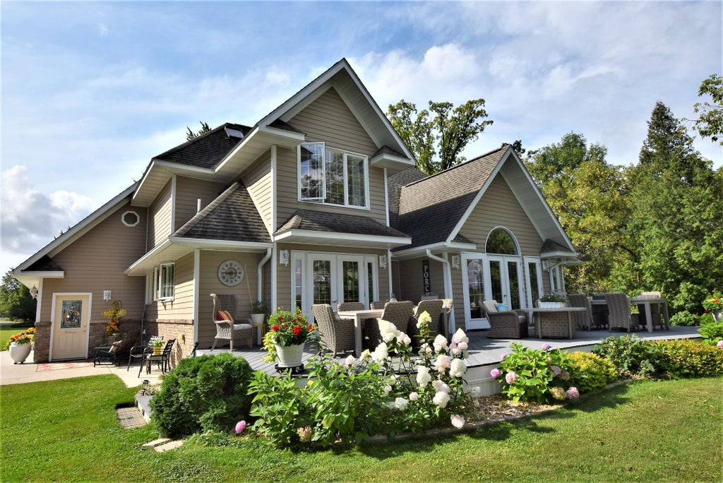 Photo of 204 River Drive NE, Baudette, MN 56623 (MLS # 7157787)
