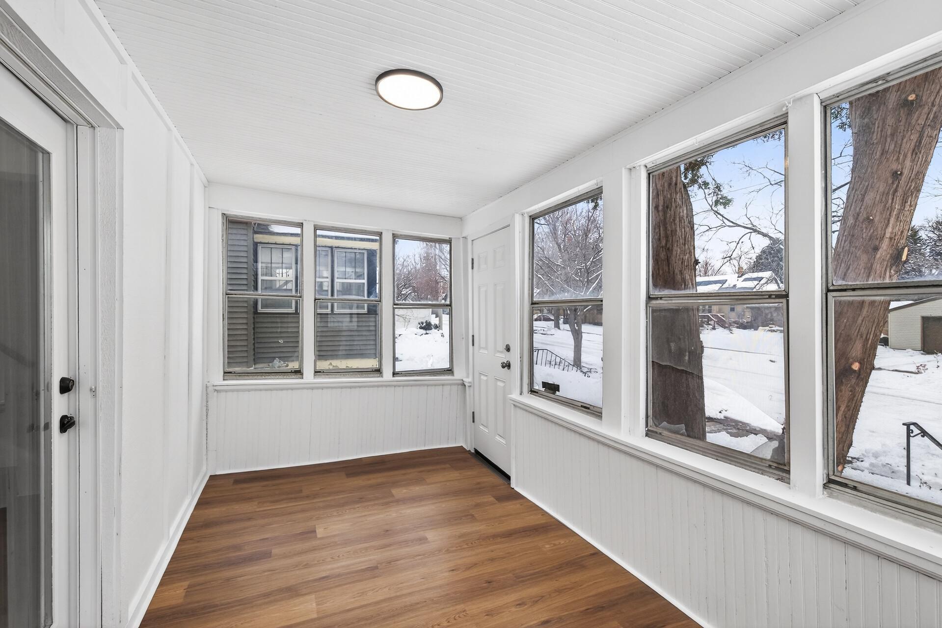 342 Curtice Street W