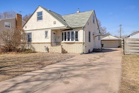 2194 Suburban Avenue Saint Paul MN 55119