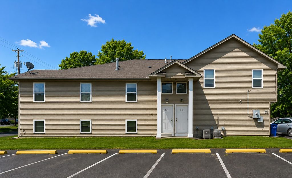 Photo of 1599 Rice Street, Saint Paul, MN 55117 (MLS # 7078753)