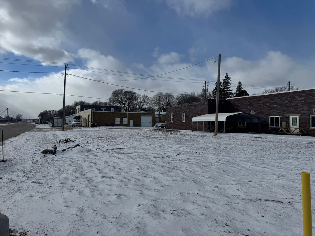 Photo of 11 N Main Street, Sherburn, MN 56171 (MLS # 7024781)