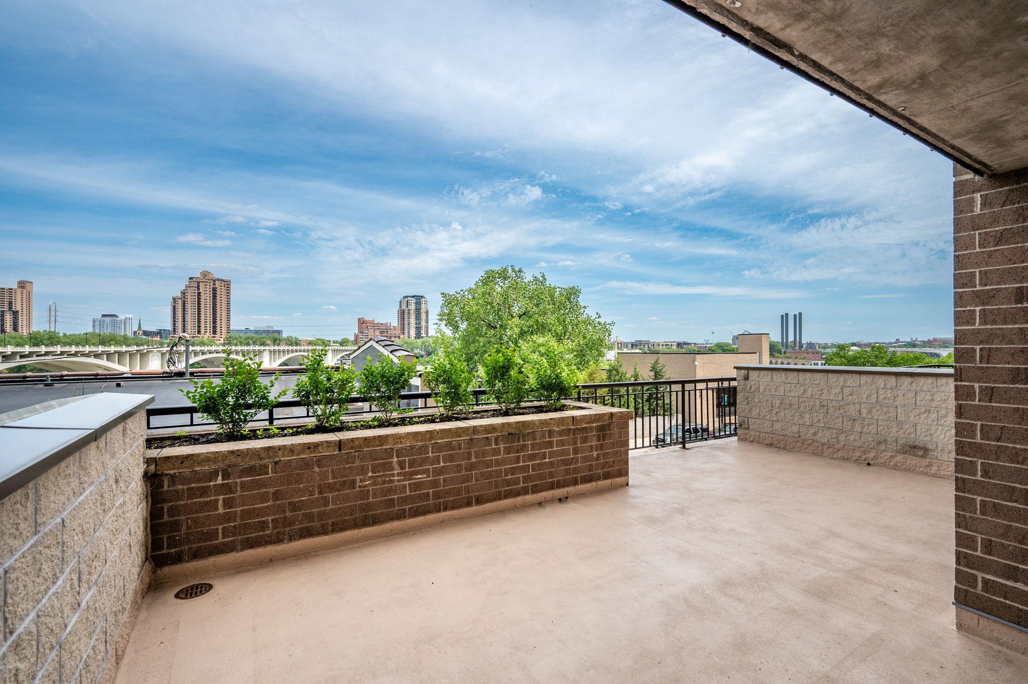 401 1ST Street S 117