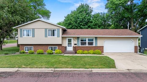 Photo of 201 3rd Street E, Tracy, MN 56175 (MLS # 7087187)