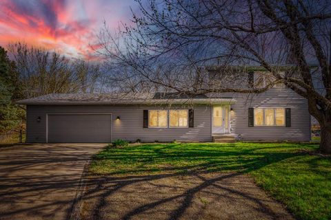 Photo of 14050 37th Avenue N, Plymouth, MN 55447 (MLS # 7053190)