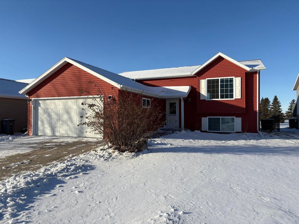 Photo of 3127 30th Street S, Moorhead, MN 56560 (MLS # 6824451)