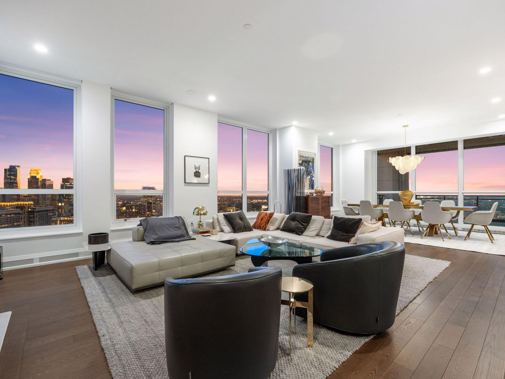 1111 W River Parkway 33A