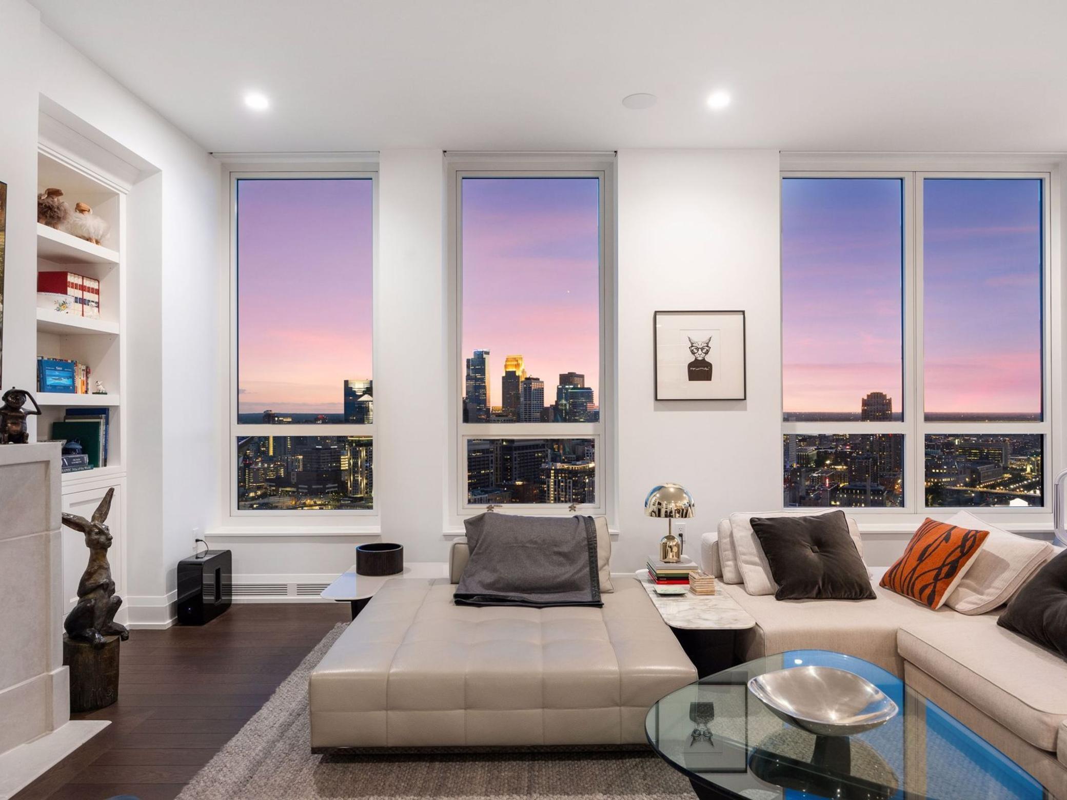 1111 W River Parkway 33A