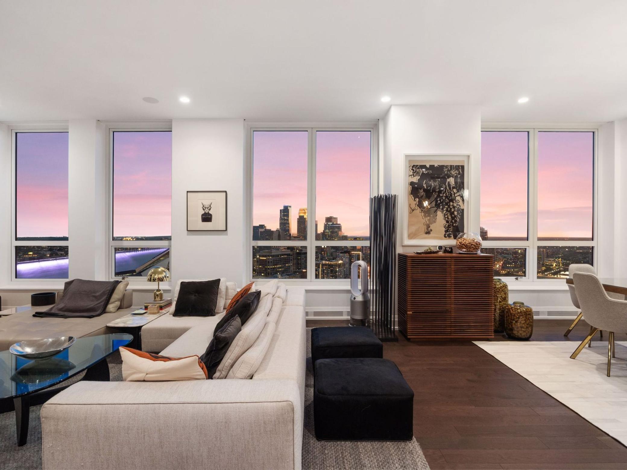 1111 W River Parkway 33A